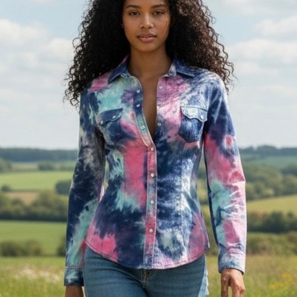 Uniq Western Tie Dye Snap down Long Sleeve shirt size Junior wonen’s small